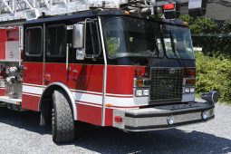 sold sold sold 2000 E-One 95′ Aerial Platform Quint full