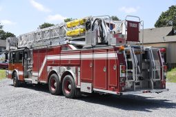 sold sold sold 2000 E-One 95′ Aerial Platform Quint full