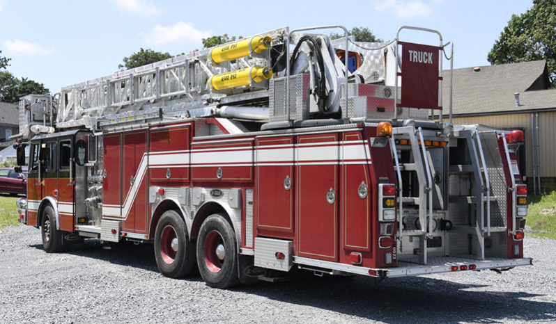 sold sold sold 2000 E-One 95′ Aerial Platform Quint full