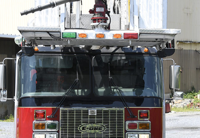 sold sold sold 2000 E-One 95′ Aerial Platform Quint full