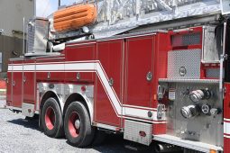 sold sold sold 2000 E-One 95′ Aerial Platform Quint full