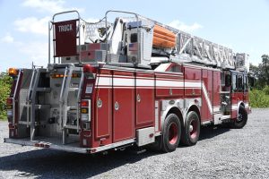 2000 E-One 95′ Aerial Platform Quint