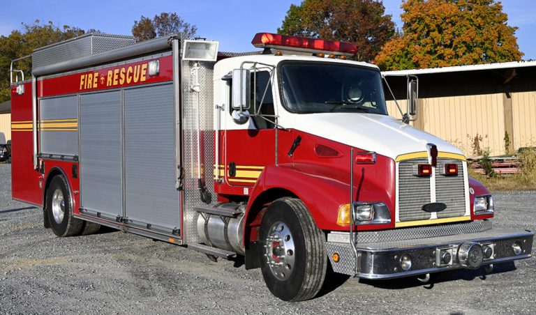 2003 KW/Pierce Air/Light/Rescue/Command Post Unit