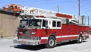 2007 Seagrave 100′ Aerial Ladder
