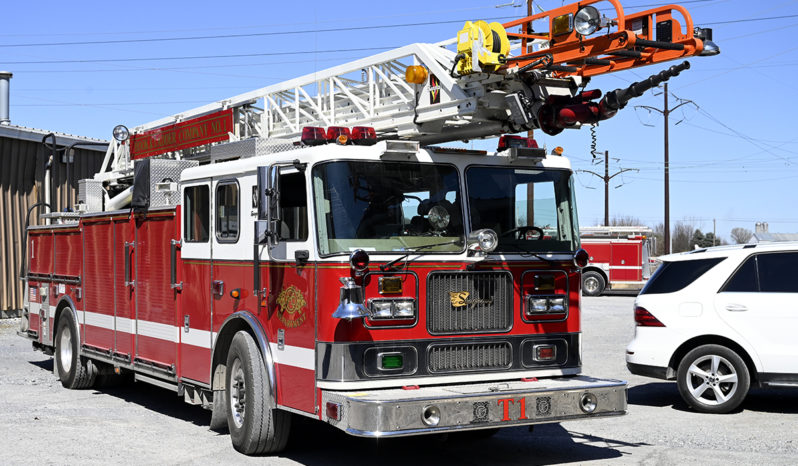 sold sold sold 2007 Seagrave 100′ Aerial Ladder full