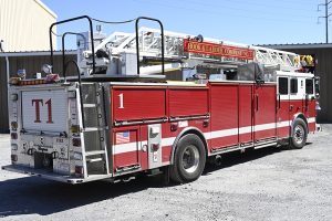 2007 Seagrave 100′ Aerial Ladder
