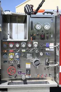 SOLD SOLD 2005 Seagrave 2000/500 STAINLESS STEEL Pumper full