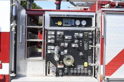 SOLD SOLD SOLD 2000 PIERCE SKY BOOM 61′ LADDER QUINT 1250/600 full