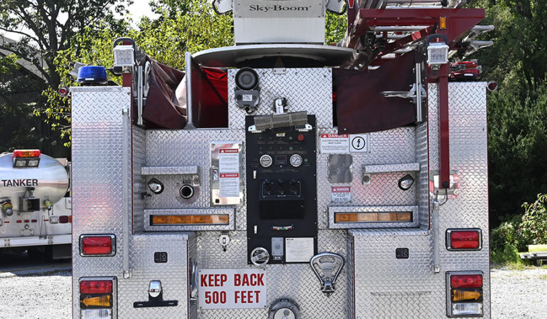 SOLD SOLD SOLD 2000 PIERCE SKY BOOM 61′ LADDER QUINT 1250/600 full