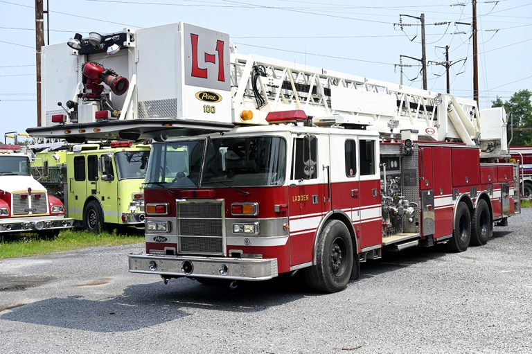 1999 100′ Aerial Platform Quint