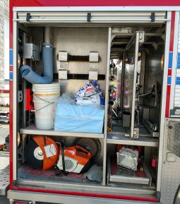 SOLD SOLD 2002 SPARTAN/SAULSBURY HEAVY DUTY NON WALK-IN RESCUE WITH TOOLS full