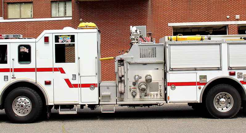 SOLD SOLD SOLD 2005 Pierce 2000/500 Stainless Steel Pumper full