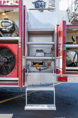 SOLD SOLD SOLD 2005 KME 95′ Mid-Mount Aerial Platform Quint full