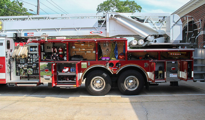 SOLD SOLD SOLD 1999 Pierce 100′ Aerial Platform Quint full