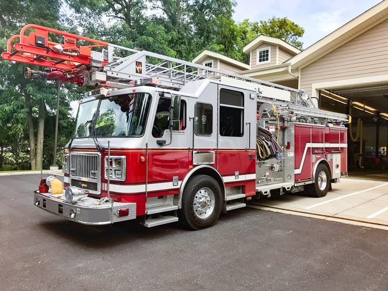 2005 75′ Aerial Quint