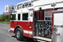 SOLD SOLD SOLD 1999 Pierce 100′ Refurbished Aerial Platform Quint full