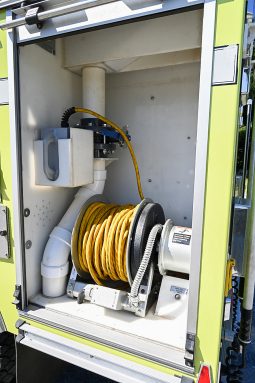 sold sold sold 2004 Ford 1000/400 4X4 Attack Pumper full