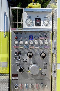 sold sold sold 2004 Ford 1000/400 4X4 Attack Pumper full