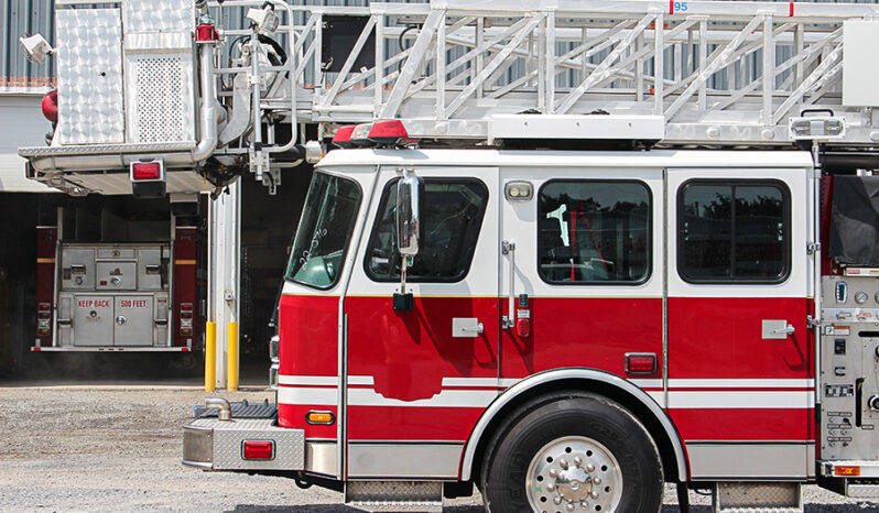 SOLD SOLD SOLD 2008 E-One 95′ Aerial Platform Quint full