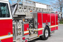 SOLD SOLD 1999 Sutphen 70′ Quint Midmount 1500/400 Platform full