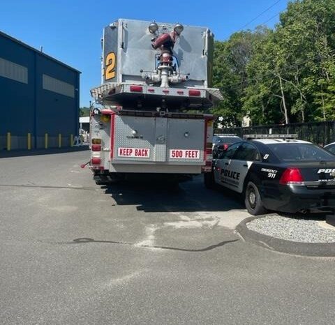 sold sold 2005 LTI 93′ Mid-Mount Aerial Platform full