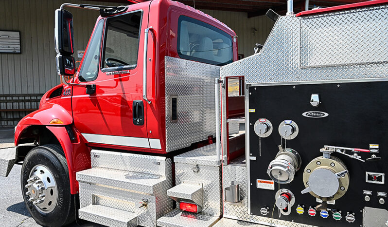 SOLD SOLD SOLD 2005 International/Pierce 1500/750 Top Mount Rural Pumper full