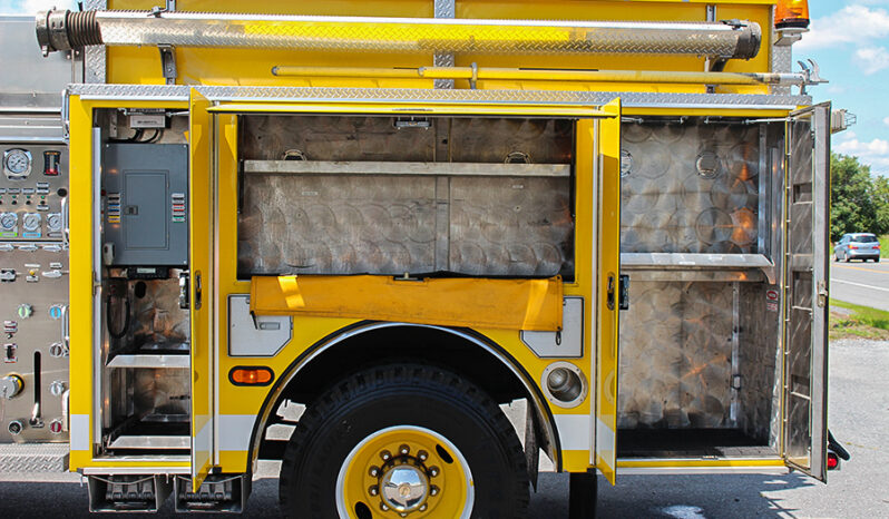 SOLD SOLD SOLD 2006 International 4X4 Pumper 1000/600 with pump and roll full