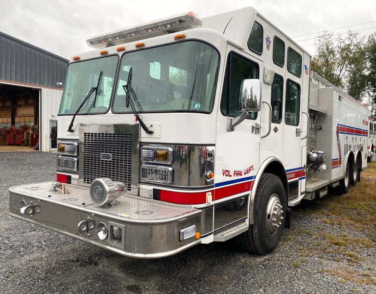 2002 2000/2000 Pumper Tanker with equipment