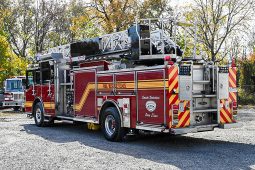 SOLD SOLD SOLD 2009 Pierce 75′ ALUMINUM LADDER Quint 1500/400 full