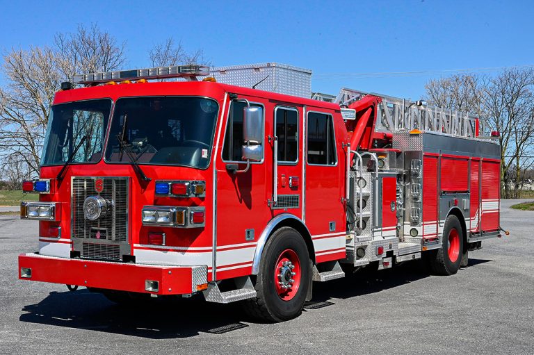 2008 75′ Midmount Aerial Quint 1750/500
