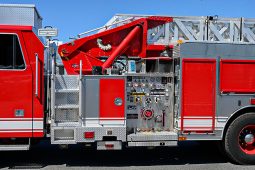 SOLD SOLD SOLD 2008 Sutphen 75′ Midmount Aerial Quint  1750/500 full