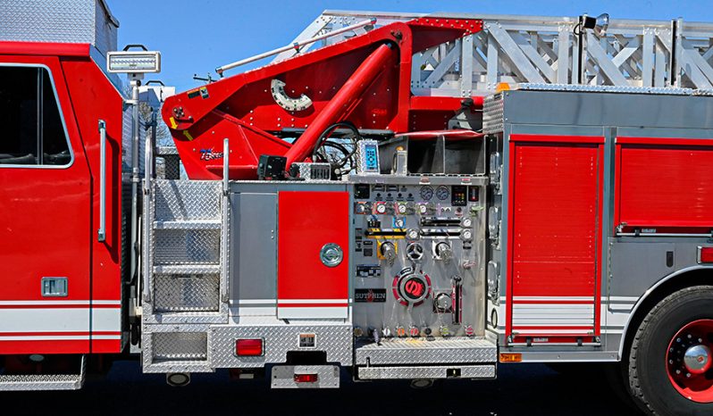 SOLD SOLD SOLD 2008 Sutphen 75′ Midmount Aerial Quint  1750/500 full