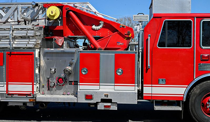 SOLD SOLD SOLD 2008 Sutphen 75′ Midmount Aerial Quint  1750/500 full