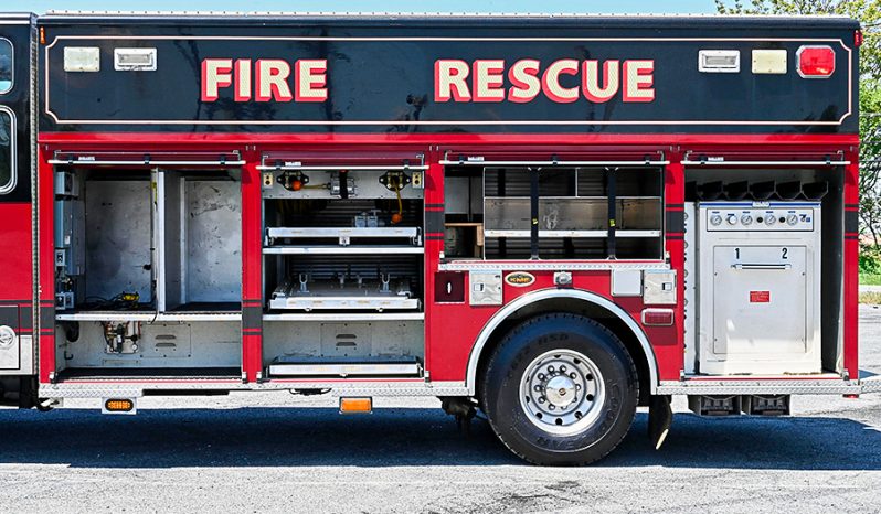 SOLD SOLD SOLD 2002 KME Non Walk-In Heavy Rescue with Cascade full