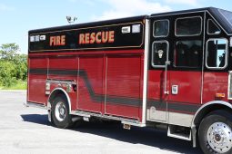 SOLD SOLD SOLD 2002 KME Non Walk-In Heavy Rescue with Cascade full