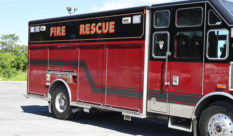 SOLD SOLD SOLD 2002 KME Non Walk-In Heavy Rescue with Cascade full