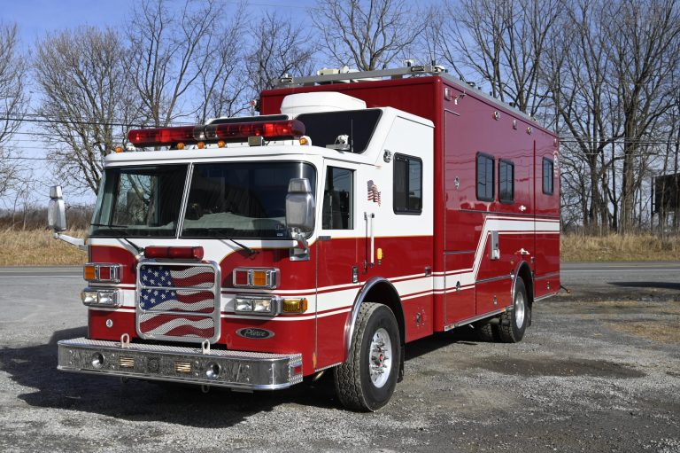 2005 Command Post Field Comm Vehicle
