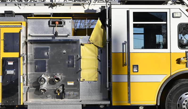 SOLD SOLD SOLD 2002 Pierce 105′  Aerial Quint full