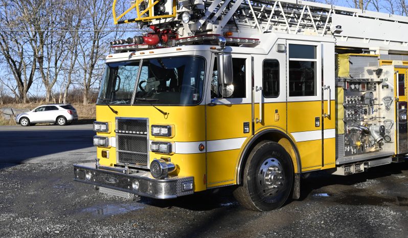 SOLD SOLD SOLD 2002 Pierce 105′  Aerial Quint full