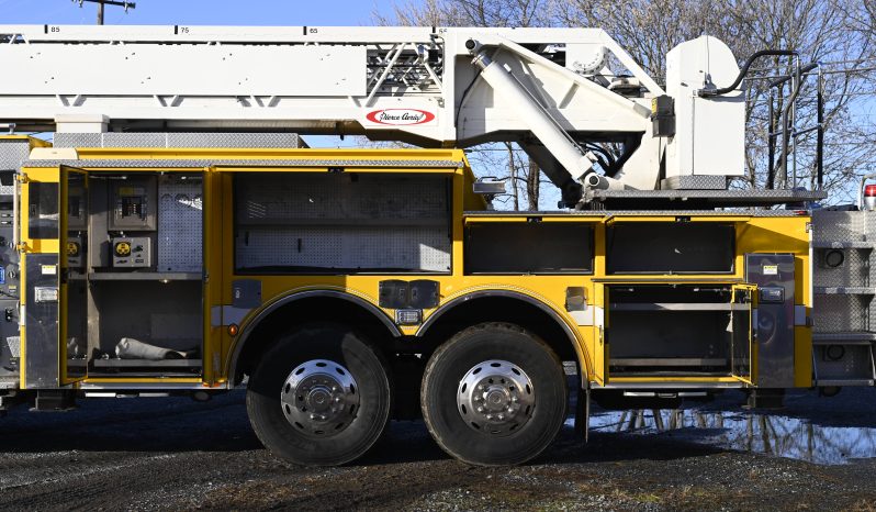 SOLD SOLD SOLD 2002 Pierce 105′  Aerial Quint full