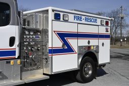 2010 Freightliner/EVI 4×4 Rescue Pumper 1000/630 full