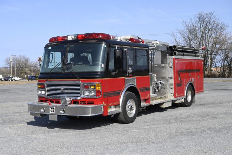 2004 ALF 1500/1000 Rural Pumper with light tower