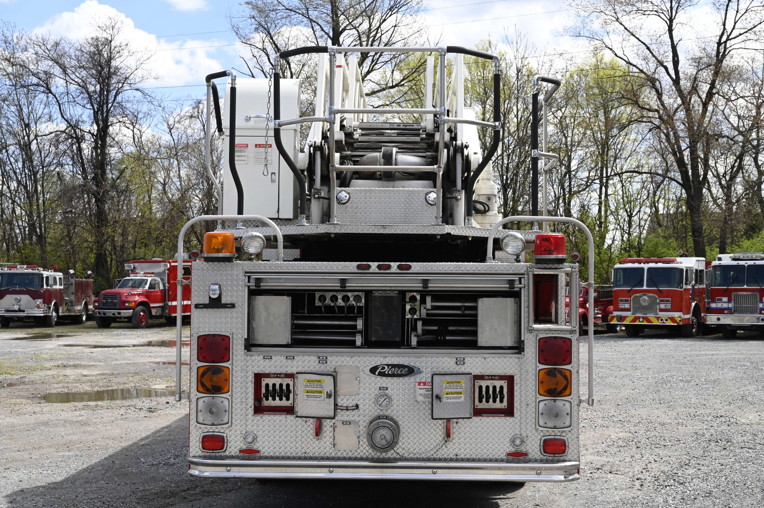 sold sold sold 1999 Pierce 100' Aerial Platform Quint - Command