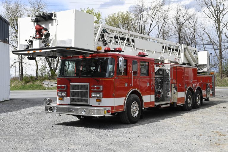 1999 100′ Aerial Platform Quint