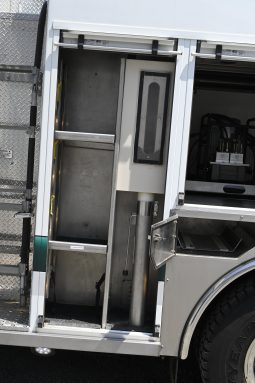 SOLD SOLD SOLD 2004 Spartan Saulsbury STAINLESS STEEL Walk Around Rescue with light tower full