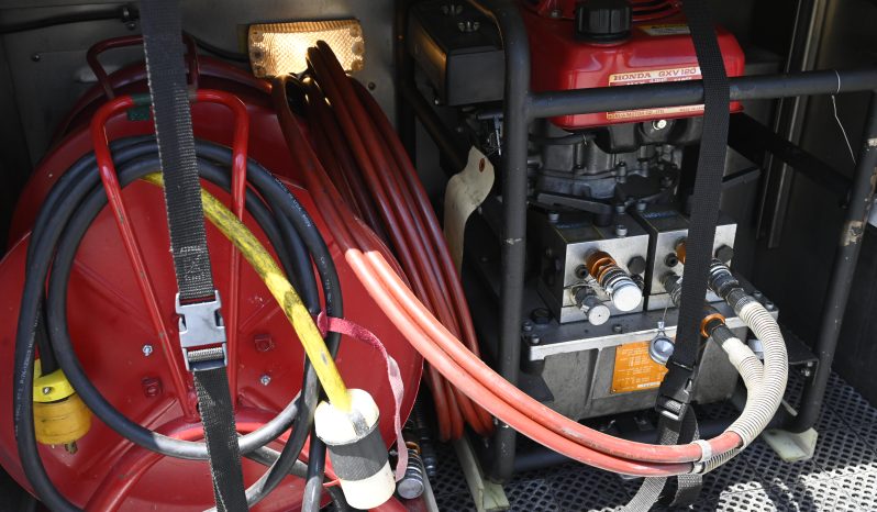 SOLD SOLD SOLD 2004 Spartan Saulsbury STAINLESS STEEL Walk Around Rescue with light tower full