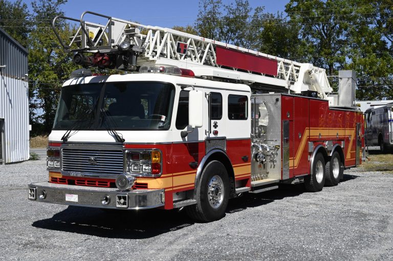 2005 LTI 110′ Aerial Quint
