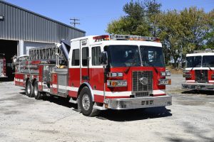 2001 Sutphen 95′ Midmount Platform with Pump