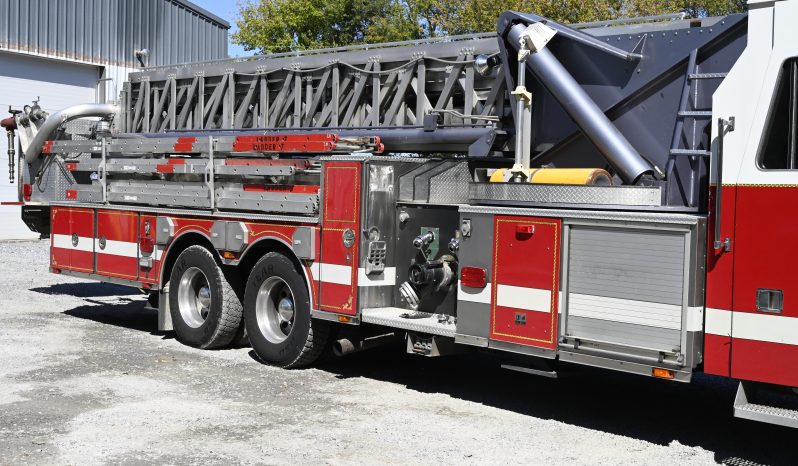 2001 Sutphen 95′ Midmount Platform with Pump full