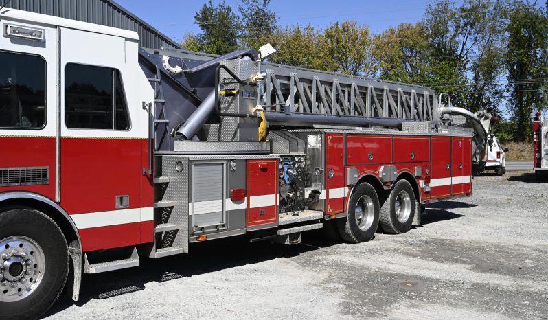 2001 Sutphen 95′ Midmount Platform with Pump full